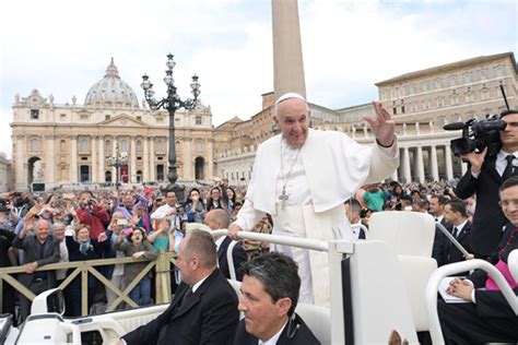 Pope Francis Invites To Welcome The Stranger Clothe The Naked The My Xxx Hot Girl