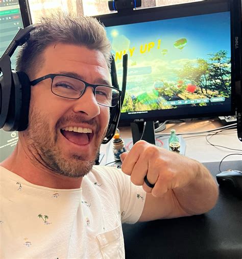 @xilentflex • Why have a calm stream when it can be full of TOTAL CHAOS