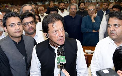 Pakistani Mps Elect World Cup Cricket Hero Imran Khan As Next Pm The