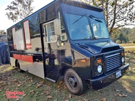 24 Chevy P30 Step Van Kitchen Food Truck With Pro Fire Suppression
