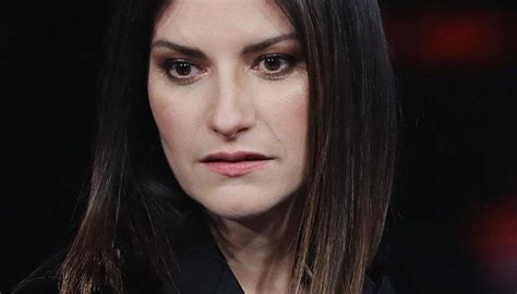 Laura Pausini Senza Mutandine Sul Palco La Verit Sullo Scandalo