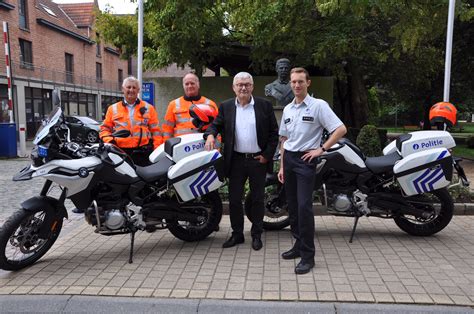 In beide gevallen raakte niemand gewond. Nieuwe motorfietsen voor politie Aarschot | Lokale Politie ...