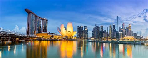 View maps, photos and guest reviews on hotels near marina bay, singapore. Singapore Skyline and view of Marina Bay at Dusk | EQ ...