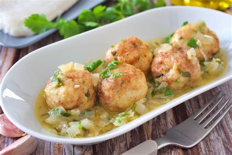 Albóndigas De Merluza En Salsa Verde Receta Fácil Y Muy Sabrosa