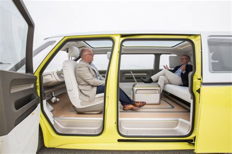 Volkswagen Id Buzz Drive Electric Vw Bus Offers Unique Ev Concept