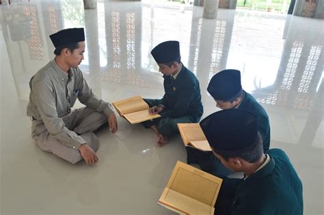 Ajiiib Santri Ma Unggulan Nuris Mahir Baca Kitab Kuning Taqrib