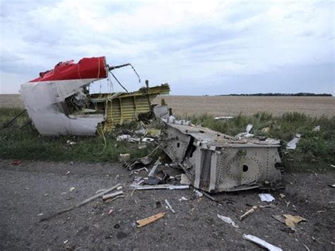 train full of mh17 victims bodies must leave dutch tell rebels world news hindustan times
