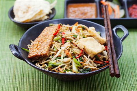 Mee Goreng Tofu with Noodles
