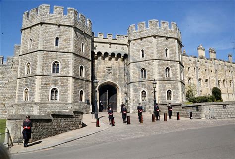 Yılı kutlamaları, haziran ayına kadar çeşitli kentlerde yapılacak yöresel törenlerle sürdürülecek. İngiltere Kraliçesi 2. Elizabeth'in eşi Prens Philip için ...