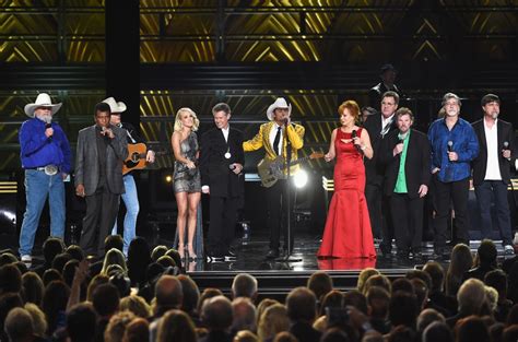 Cma Awards 2016 Star Studded Cast Sings Massive Medley To Open Show