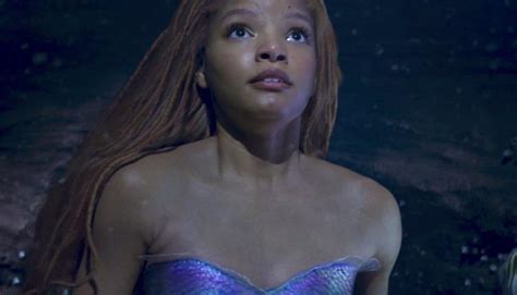 The Little Mermaid Sings Part Of Your World In First Clip From Disneys Live Action Remake