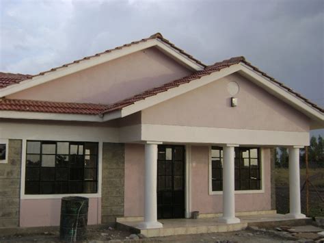 A small family can go for a 2 or 3 bedroom house. Small Three Bedroom Villa Three Bedroom Bungalow House ...