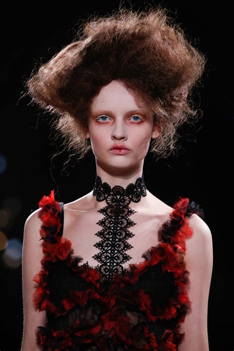 Alexander McQueen Fall 2015 Ready-to-Wear - Details - Gallery - Style.com