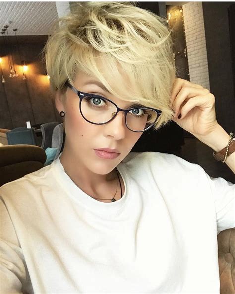 Pixies With Glasses Prozhanna Short Hair Styles Short Thin