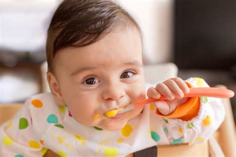 Introducing your baby to solid foods, sometimes called complementary feeding or weaning, should start when your baby is around 6 months old. Baby Led Weaning Vs. Traditional Weaning | Stay At Home Mum