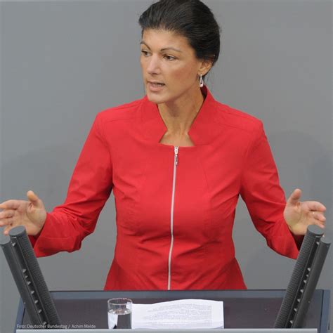Sahra wagenknecht hatte im märz angekündigt, sich aus der ersten reihe der linken zurückzuziehen. Sahra Wagenknecht - Europa für die Mehrheit, nicht die ...