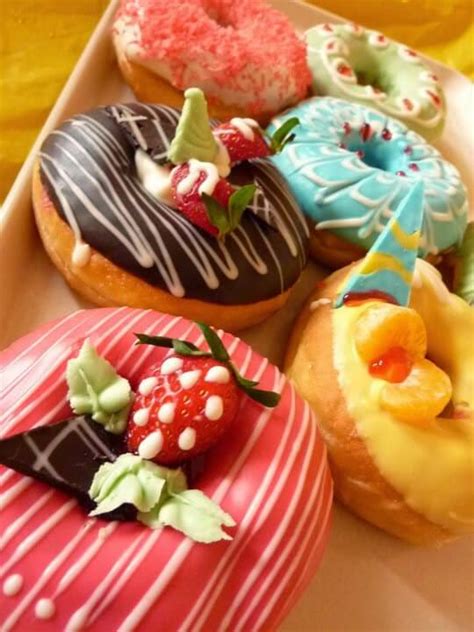 Donat ini teksturnya lembut dengan rasa manis yang enak. Resep Kue Donat Yang Paling Dasar Sebelum Dimodifikasi ...