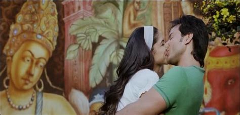 Deepika Padukone Public Kissing Saif Ali Khan Unseen Actress Models Tv Anchors Wwe Divas