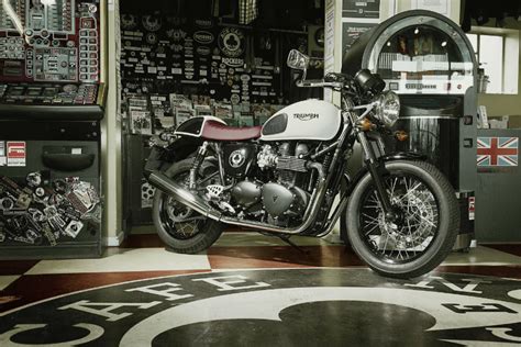 High torque fuel injected 900cc twin engine. Triumph unveils Special Edition Thruxton... | Visordown