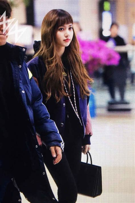 Blackpink Lisa Just Arrived At Gmp Airport Wearing Her Nonagon Collection