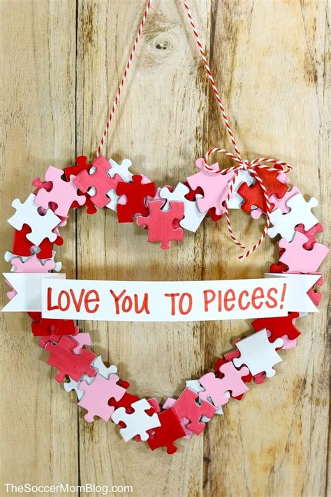 Love You To Pieces Diy Valentine Wreath The Soccer Mom