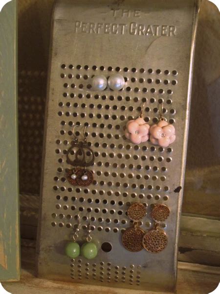 15 Fantastic Ways To Upcycle Cheese Graters Jewelry Shop Display