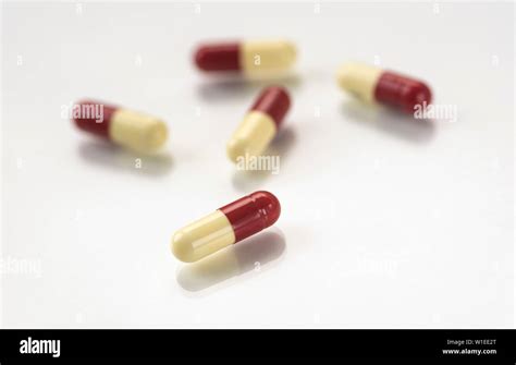 Penicillin Capsules Hi Res Stock Photography And Images Alamy