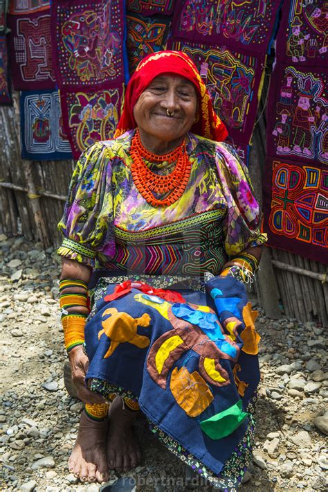 Tradfitional Dressed Kuna Indian Woman Achutupu San Blas Islands