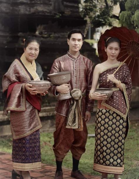 Clothing Costumes Clothes Traditional Outfits Ideas People Traditional Clothes