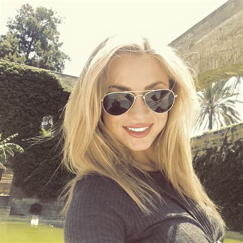 Nikki Leigh Cute Selfies On Instagram