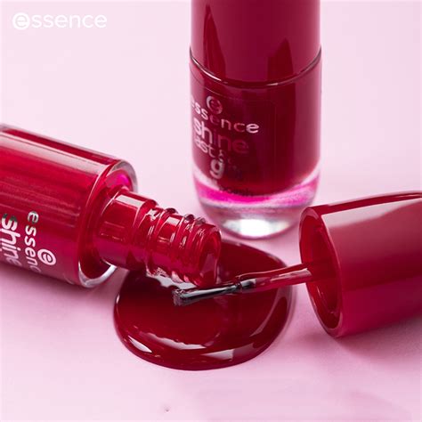 Essence gel lakovi za nokte predstavljaju novu generaciju iz essence kolekcije lakova za nokte koji sa svojom inovativnom formulom kombinuju savršenu pokrivenost sa intenzivnom bojom. Femina.hr: Dobitnice predivnih novih nijansi essence ...