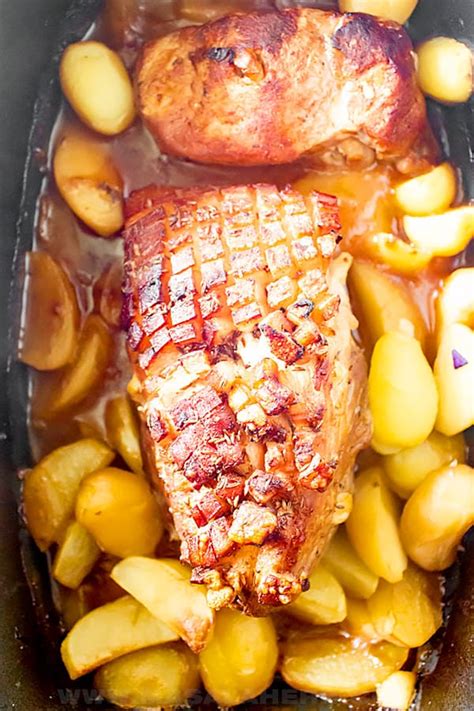 Meanwhile, combine remainder of the rosemary mixture with parsnips, carrots, potatoes, and celery in a large bowl. How to Cook a Boneless Pork Loin Roast [+VIDEO ...