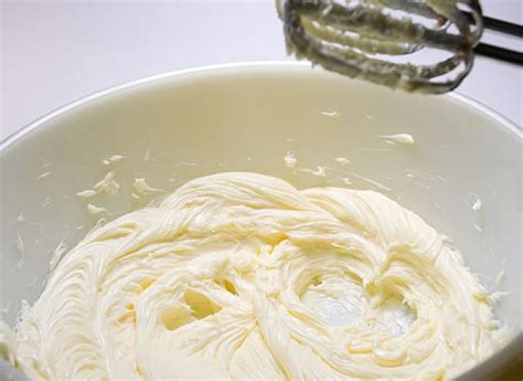 Cento grammi di olio di oliva apportano 899 kcal; Come sostituire il burro con l'olio - PTT Ricette