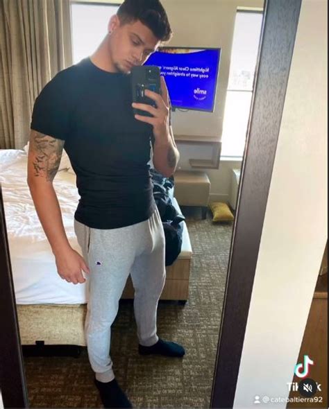 Teen Mom S Tyler Baltierra Posts And Deletes Naked Photo After Fans Go Wild Over His Massive