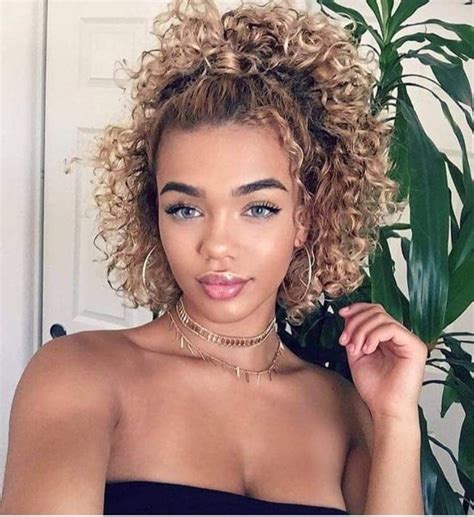 Pin By Anthelynn 👑 On The Hair Short Curly Hairstyles For Women Curly Hair Styles Naturally