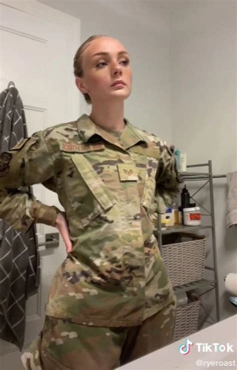 je suis une femme dans l air force quand les hommes me voient sans uniforme ils m appellent