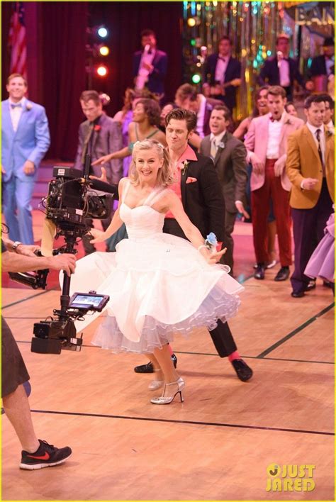 Grease Lives Sandy Julianne Hough Writes Sweet Note Before Tonights