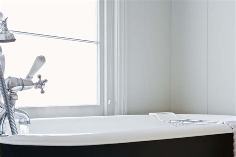 Bathtub liner vs bathtub refinishing a bathtub liner is a sheet of plastic that is formed in the shape of a steel or cast iron tub. Bathtub Liner Prices | Another Home Image Ideas