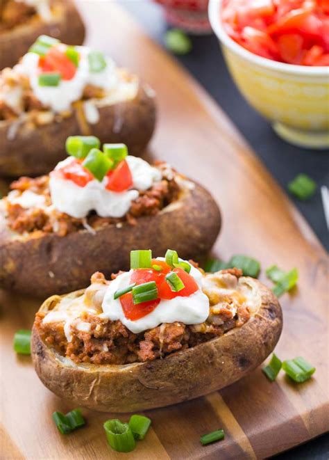 Each serving has 22 grams of protein, 0 grams of carbs, and just 185 calories. 18 Healthy Ground Chicken Recipes That'll Make You Feel Great