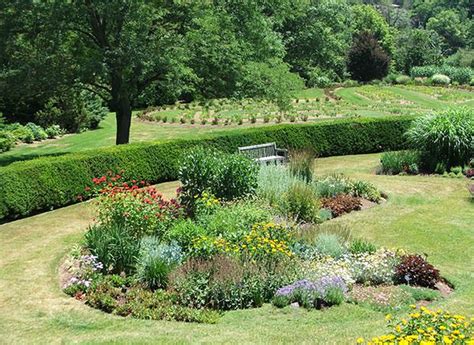 No matter what size you are seeking, you can get flower. Design an Island Bed | The Garden Glove