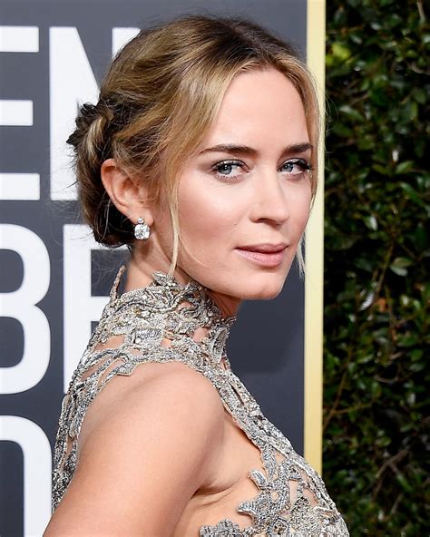 Emily Blunt S Makeup From Golden Globes Best Beauty On The Red Carpet E News