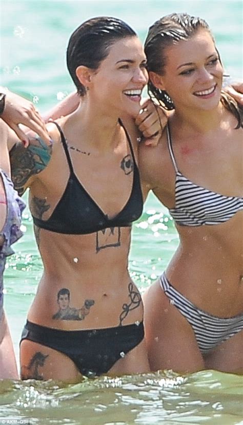 Ruby Rose Shows Off Her Rock Hard Abs In A Skimpy Black Bikini At Beach Party Daily Mail Online