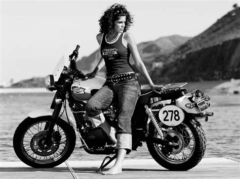 Girls On Motorcycles Pics And Comments Page 906 Triumph Forum