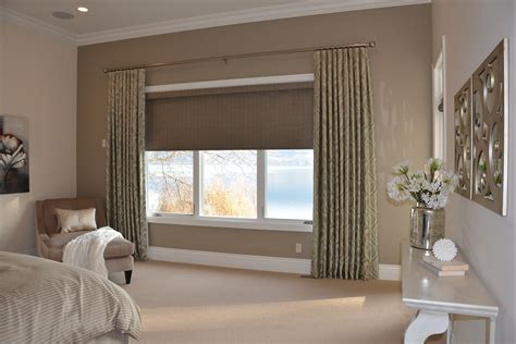 Custom room darkening blinds work best to help you dim light coming through a window for more. Best Blackout Blinds for Better Sleep and Privacy - HomesFeed