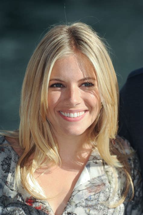 Sienna Millers Casual Hairstyles Blondelacquer