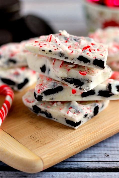 White chocolate is melted with some good quality. White Chocolate Peppermint Oreo Bark Recipe (A Holiday ...