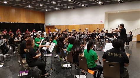 Kehadirannya secara kebetulan di majlis pertunangan. ออเจ้าเอย "Ochao oei" (My Dear) conducted by Mr Apivut ...