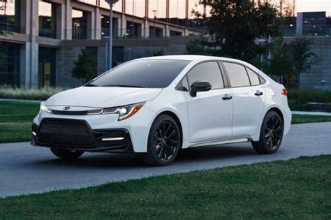 2020 Toyota Corolla Se Features And Specs Edmunds