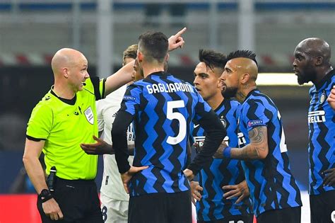 Official website with information about the next real madrid games and the latest news about the football club, games, players, schedule, and tickets. Inter quasi fuori dalla Champions, il Real Madrid vince a ...