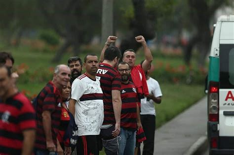 River Plate Vs Flamengo Hinchas Se Desplazan Al Monumental Alentado A